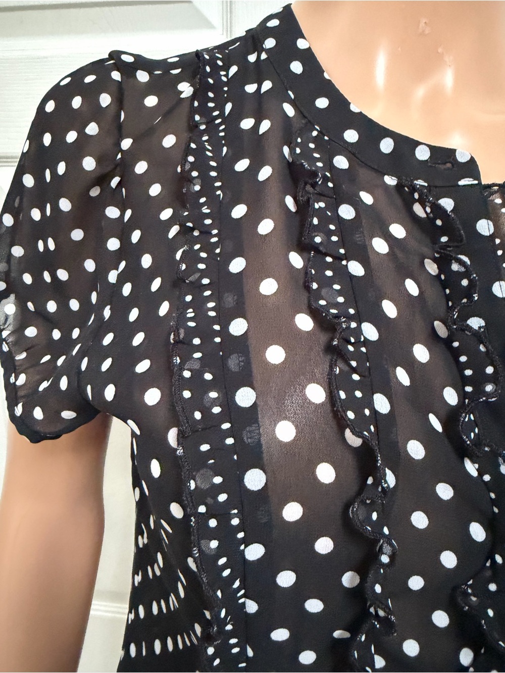 Ann Taylor Black and White Polka Dot Ruffle Blouse Size 10 - Picture 9 of 13